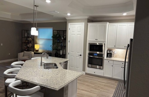 Lakewood Ranch House | Lakewood National Golf Club - Tennis - Pickleball - Resort Pool - Tiki Bar