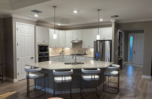 Lakewood Ranch House | Lakewood National Golf Club - Tennis - Pickleball - Resort Pool - Tiki Bar