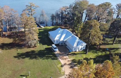 Florala House | Lakin’ It Easy- House on the Beautiful Lake Jackson in Florala, AL