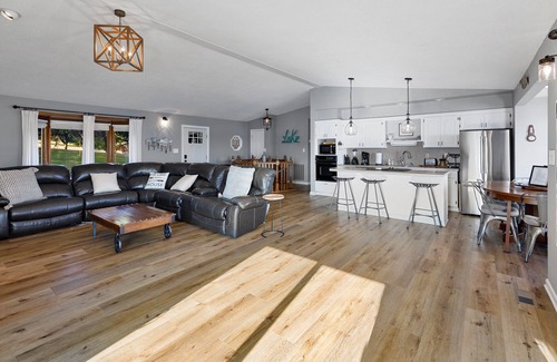 Spring City House | Lakin' It Easy | Private Boat Ramp, Sleeps 14!