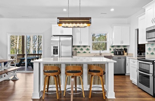 Wise House | Lakin`Reel Memories - Sleeps 18 - New Rental