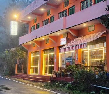 Almora House | Lalis Guest House