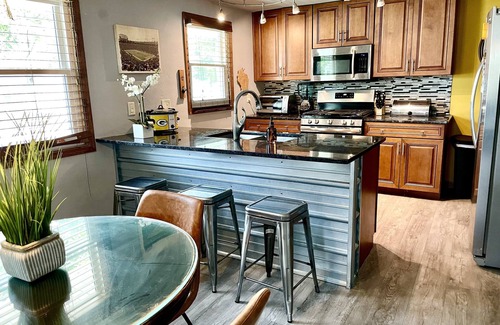 Green Bay House | Lambeau Field House - Walk to Stadium & Resch Center!
