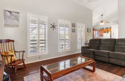 Bandera House | Lambert Park on the Medina