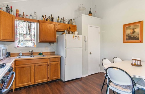 Bandera House | Lambert Park on the Medina