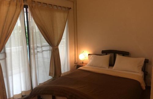 Chana Songkhram Hotel | Lamphuhouse Bangkok