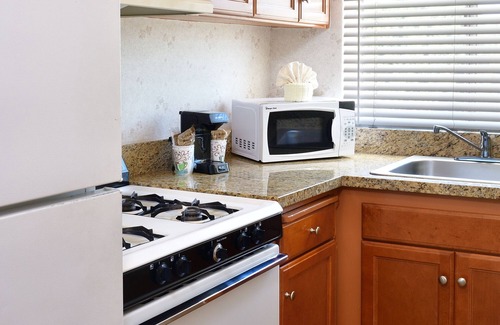 Rolando Village Hotel | Lamplighter Inn & Suites at SDSU