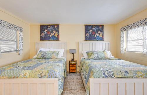 Chiefland Apartment | Lanai and Fire Pit Riverfront Studio in Chiefland!