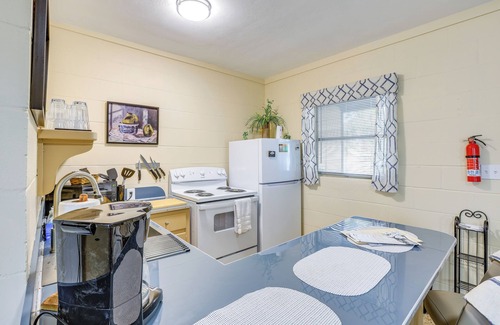 Chiefland Apartment | Lanai & Fire Pit: Riverfront Studio in Chiefland!
