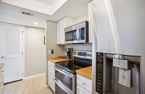 Sunset Beach Condo | Land's End 306 bldg 1| Stunning Views| Amenities|