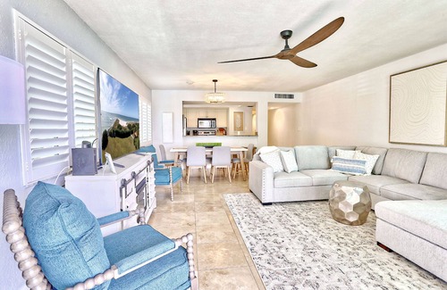 Sunset Beach Condo | Land's End 4-206 🌴Gated Community 🌞Bay Views🏖️Beach Access🌊Large Pool