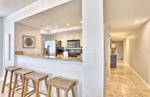 Sunset Beach Condo | Land's End 4-206 🌴Gated Community 🌞Bay Views🏖️Beach Access🌊Large Pool