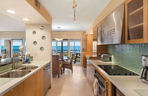 Sunset Beach Condo | Land's End Beachfront Elegance: Top Floor Corner