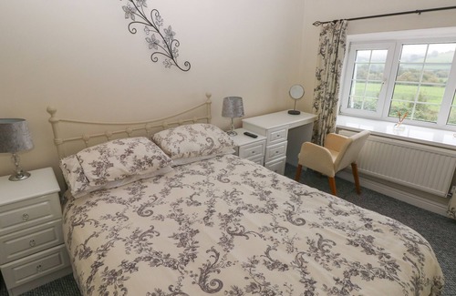 Pentrefelin Cottage | LANDEG, pet friendly, with a garden in Llandeilo