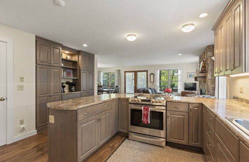 Edgecomb House | Landfall at Ovens Mouth by Rocky Coast Rentals