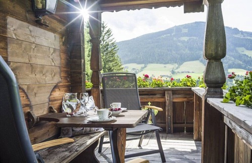 Alpbach House | Landhaus Alpbach: A Scenic Retreat