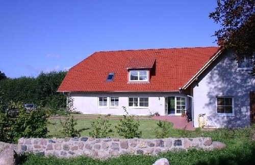 Muritz House | Landhaus Fischersruh am PlauerSee cozy vacation home private beach rowing boat fishing