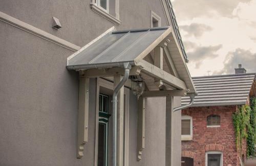 Hintersee Apartment | Landhaus hinter`m See Ferienwohnung Zur Schneiderei Kachelofen Schlittenbett Smart-TV