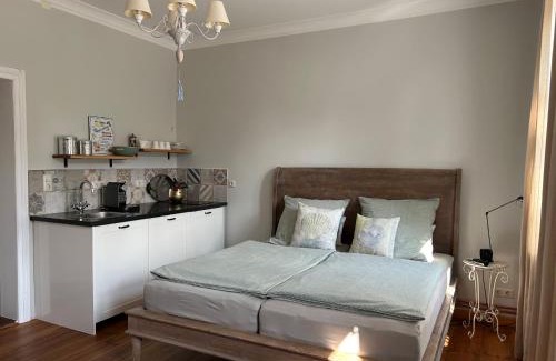 Hintersee Apartment | Landhaus hinter`m See Ferienwohnung Zur Schneiderei Kachelofen Schlittenbett Smart-TV