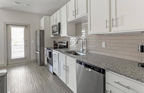 South Arlington Apartment | Landing | Amazing 1BD, Game Room, Pool