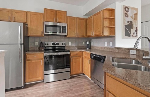 Southside Apartment | Landing | Amazing 1BD, Yoga Studio