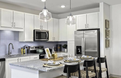 Candler Apartment | Landing | Amazing 1BD, Pool, Clubhouse