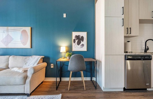 Tropic Apartment | Landing | Amazing 1BD, Courtyard, Gym