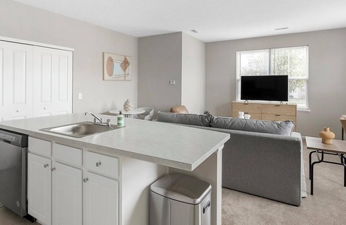 Canal Winchester Apartment | Landing | Amazing 1BD, Clubhouse, Gym