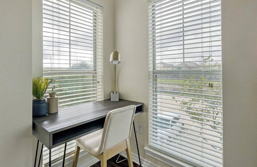 Riverpark West Apartment | Landing | Amazing 1BD, Clubhouse, Gym