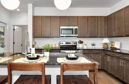 Madison Apartment | Landing | Amazing 1BD, Clubhouse, Pool