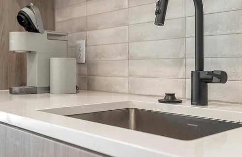 Richmond Apartment | Landing | Amazing 1BD, Courtyard, Rooftop Lounge