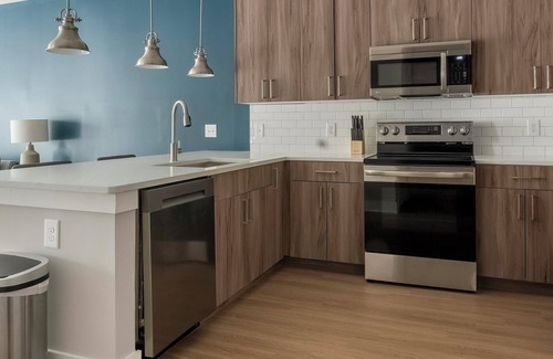 Town Center Apartment | Landing | Amazing 1BD, Gym, Pool
