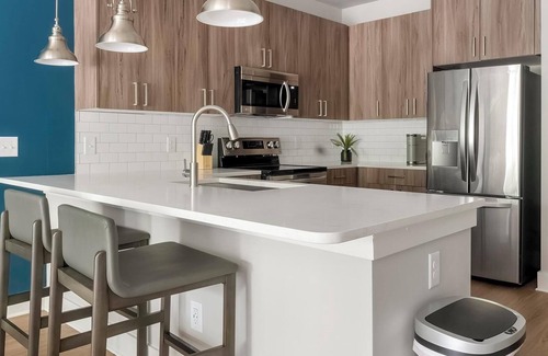 Town Center Apartment | Landing | Amazing 1BD, Gym, Pool