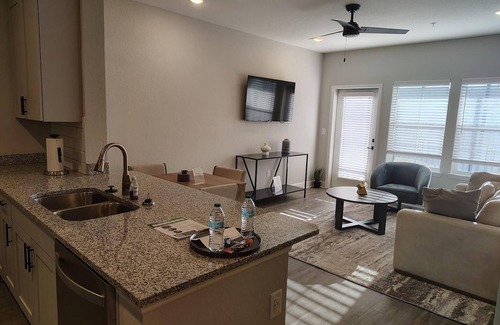 Newberry Apartment | Landing | Amazing 1BD, Gym, Pool