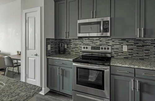 Nassau Bay Apartment | Landing | Amazing 1BD, Gym, Clubhouse