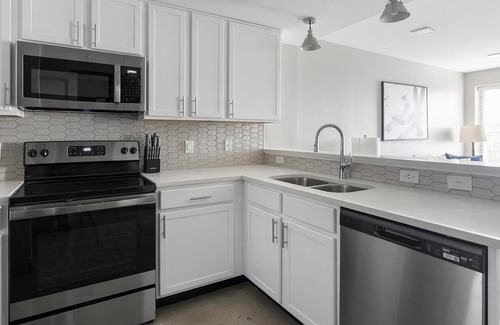 Five Points South Apartment | Landing | Amazing 1BD, Gym, Game Room