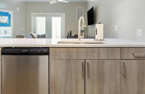 Fort Myers Apartment | Landing | Amazing 1BD, Pool, Clubhouse