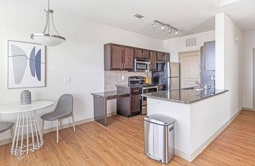 White Settlement Apartment | Landing | Amazing 1BD, Rooftop Lounge, Gym
