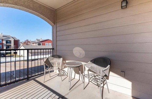 Fort Worth Apartment | Landing | Amazing 1BD, Gym, Pool