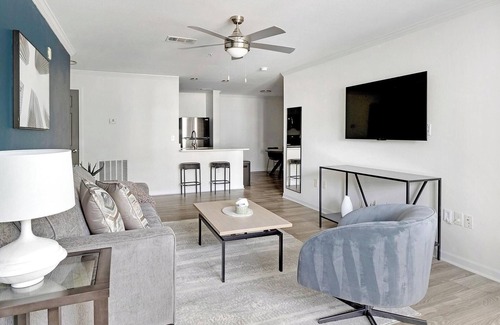 Murfreesboro Apartment | Landing | Amazing 2BD, Gym, Courtyard