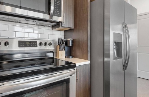 Richmond Apartment | Landing | Amazing 2BD, Clubhouse, Pool