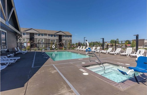 Molalla Apartment | Landing | Amazing 2BD, Clubhouse, Gym