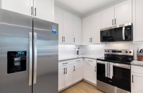 Freeport Apartment | Landing | Amazing 2BD, Gym, Yoga Studio