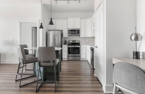 Cary Apartment | Landing | Amazing 2BD, Gym, Pool