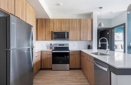 Buda Apartment | Landing | Amazing 2BD, Pool, Clubhouse
