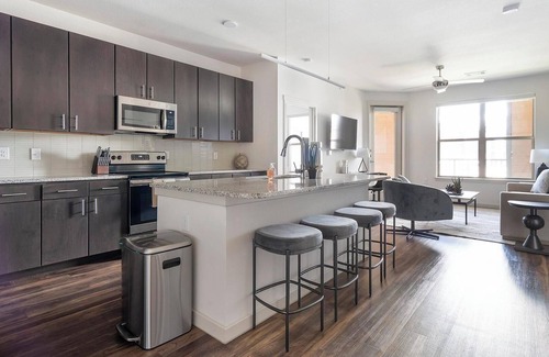 Wetmore Apartment | Landing | Amazing 2BD, Gym, Game Room