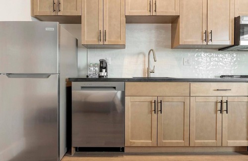 Kensington Apartment | Landing | Amazing Studio, Gym, Rooftop Lounge