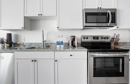 Greektown Historic District Apartment | Landing | Amazing Studio, Gym, Clubhouse