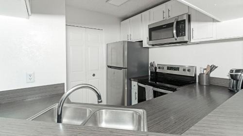 Sunbeam Apartment | Landing Apartments - Jacksonville