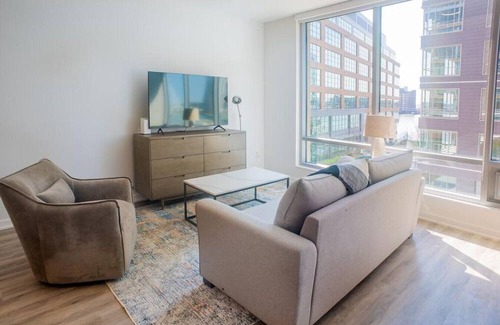 Little Italy Apartment | Landing at 1405 Point - 1 Bedroom in Fells Point